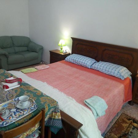 B&B 56 Euro A Notte Cagliari Exterior photo