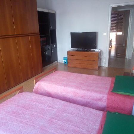 B&B 56 Euro A Notte Cagliari Exterior photo