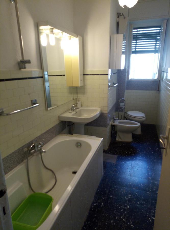B&B 56 Euro A Notte Cagliari Exterior photo