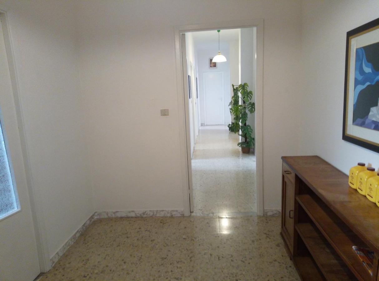 B&B 56 Euro A Notte Cagliari Exterior photo
