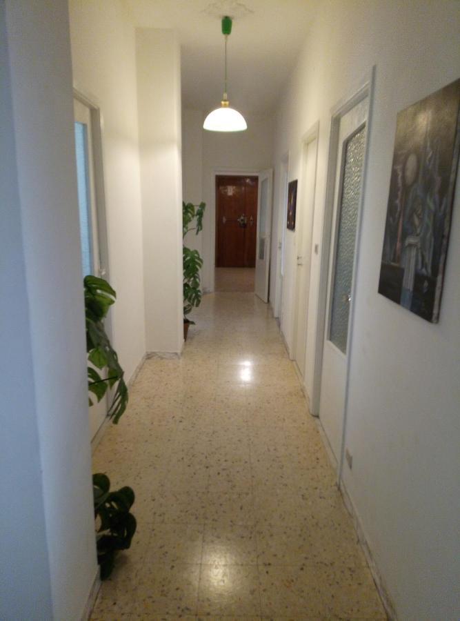 B&B 56 Euro A Notte Cagliari Exterior photo