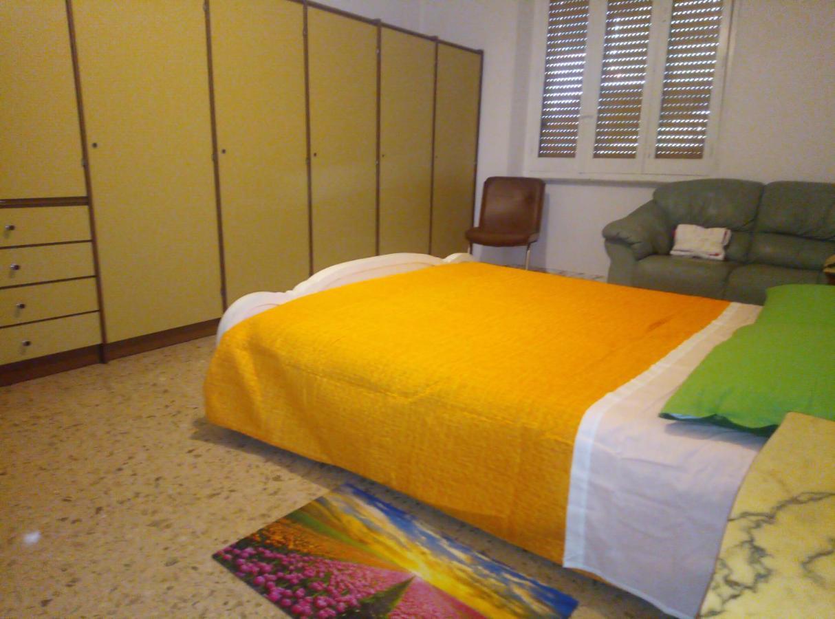 B&B 56 Euro A Notte Cagliari Exterior photo
