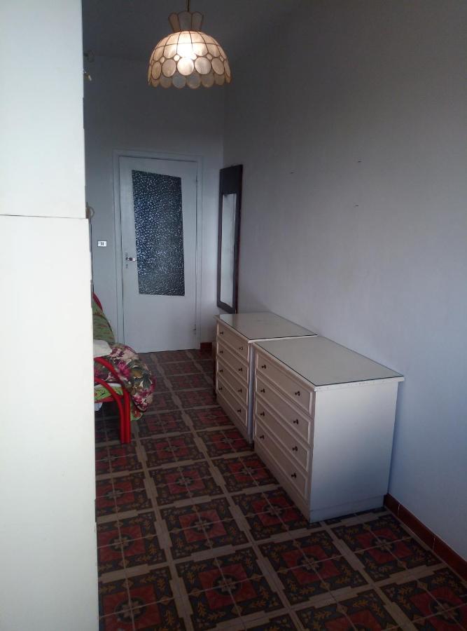 B&B 56 Euro A Notte Cagliari Exterior photo