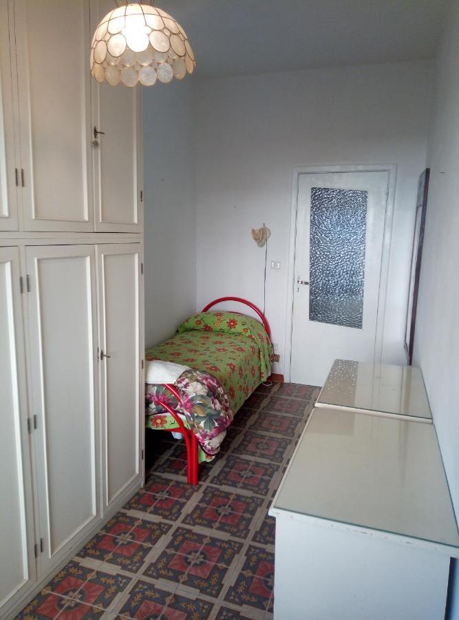 B&B 56 Euro A Notte Cagliari Exterior photo